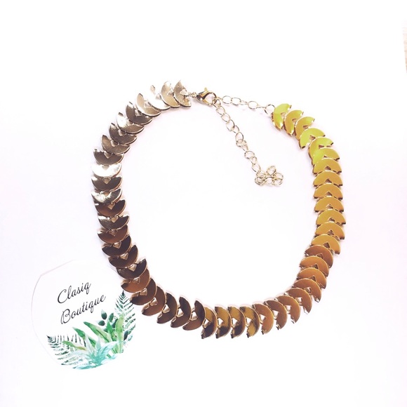 Gold Leaf Choker Necklace - Picture 1 of 1